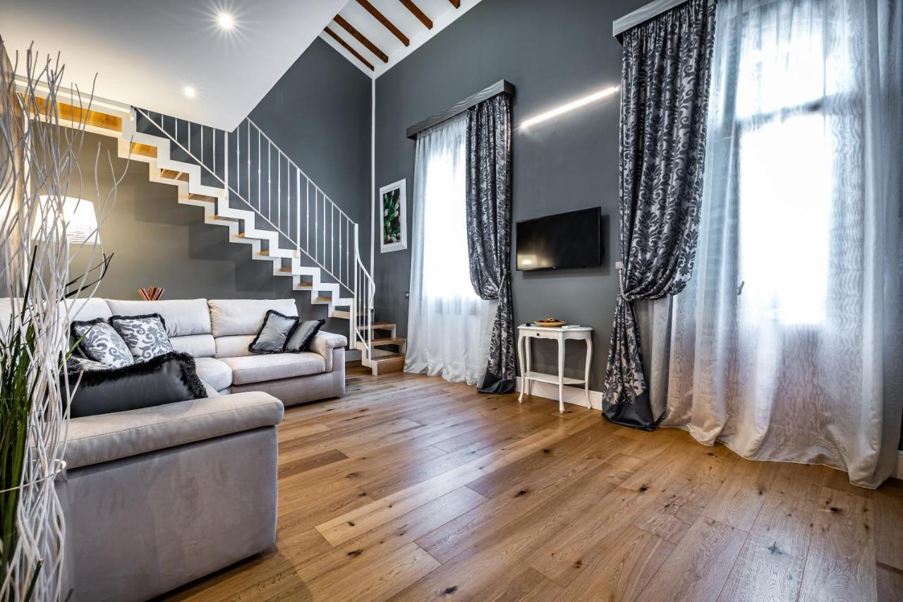 Yid Capo Di Mondo Luxury Apartment In Флоренция Экстерьер фото